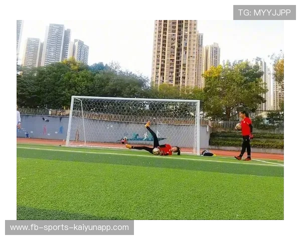 足球学院完善青训守门员的轮换培养与评估机制,足球守门员训练方法视频 足球学院完善青训守门员的轮换培养与评估机制,足球守门员训练方法视频